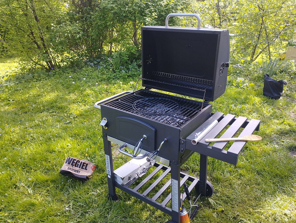 Grill węglowy Angular